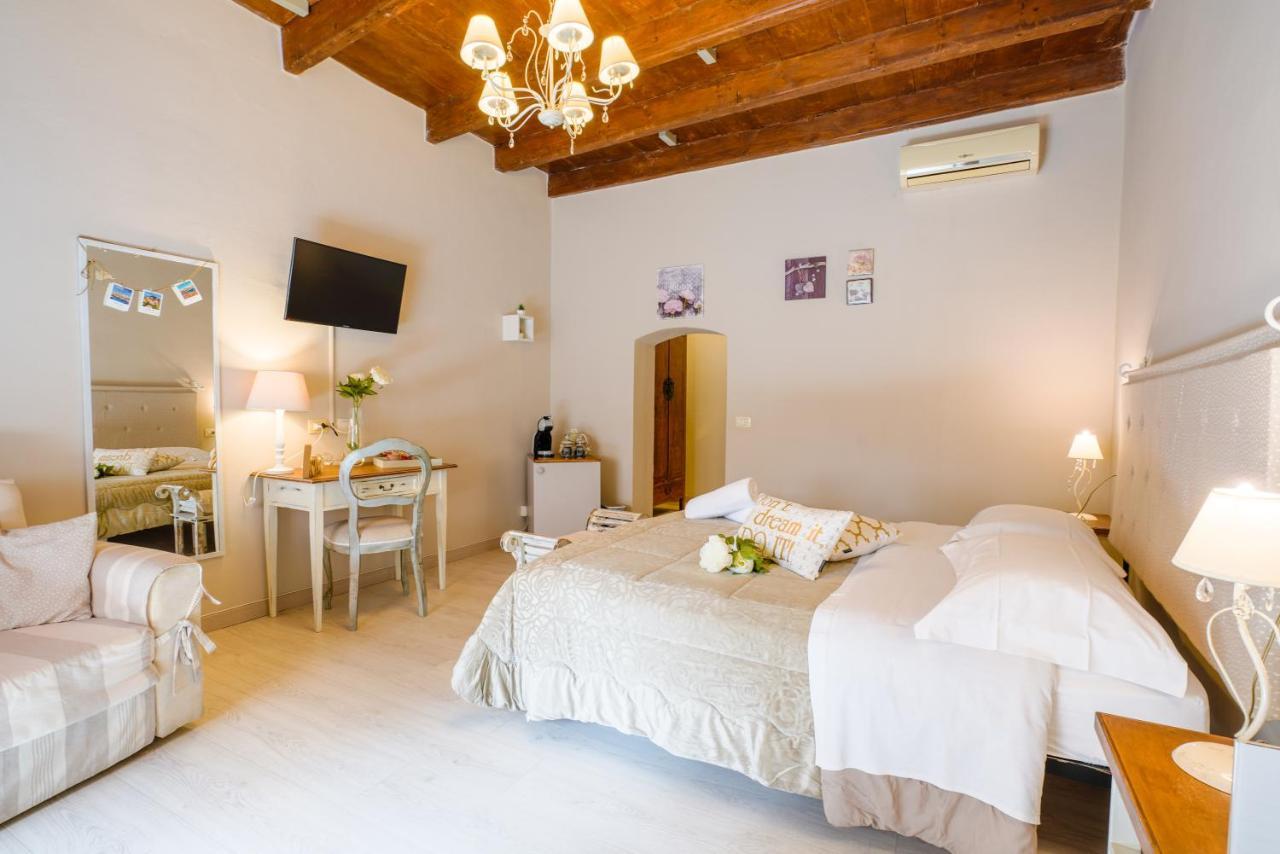 Hotel Domo 'E Sa Rosa à Bosa Extérieur photo