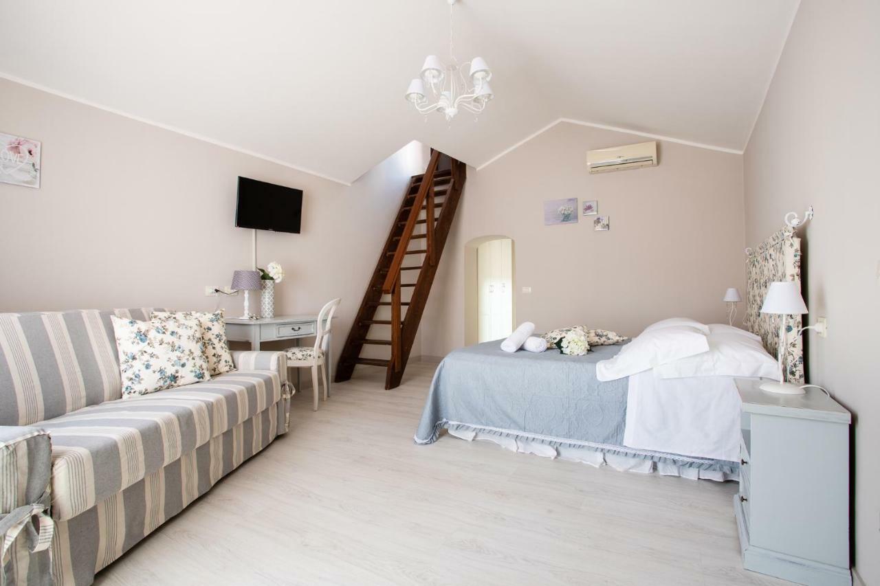 Hotel Domo 'E Sa Rosa à Bosa Extérieur photo
